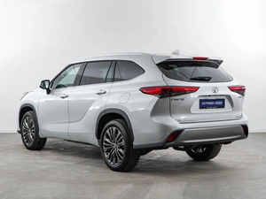 Внедорожник Toyota Highlander 2026 года, 5567434 рублей, Москва
