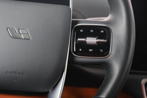 Внедорожник LiXiang L7 2024 года, 6739000 рублей, Кемерово