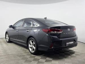 Седан Hyundai Sonata 2018 года, 1635100 рублей, Казань