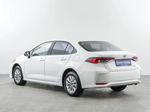 Седан Toyota Corolla 2021 года, 1998999 рублей, Москва