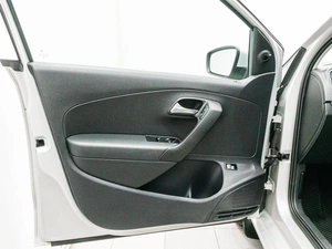 Седан Volkswagen Polo 2010 года, 760000 рублей, Красноярск