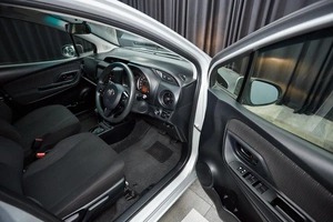 Хетчбэк Toyota Vitz 2018 года, 877000 рублей, Красноярск