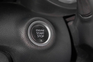 Хетчбэк Toyota Yaris 2021 года, 1439000 рублей, Кемерово