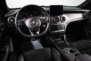 Внедорожник Mercedes-benz GLA-класс 2018 года, 2899000 рублей, Сургут