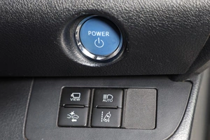 Минивэн Toyota Sienta 2020 года, 1899000 рублей, Новосибирск