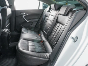 Седан Opel Insignia 2012 года, 999000 рублей, Сургут