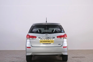 Минивэн Toyota Wish 2011 года, 1319000 рублей, Омск