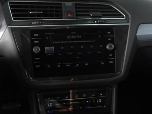 Внедорожник Volkswagen Tiguan 2021 года, 2920000 рублей, Красный Пахарь