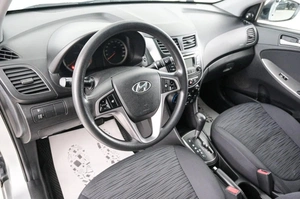 Седан Hyundai Solaris 2014 года, 1049000 рублей, Красноярск