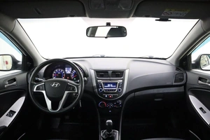 Седан Hyundai Solaris 2016 года, 985000 рублей, Брянск