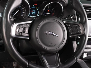 Внедорожник Jaguar F-Pace 2018 года, 3699000 рублей, Воронеж