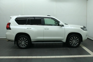 Внедорожник Toyota Land Cruiser Prado 2018 года, 4950000 рублей, Красноярск