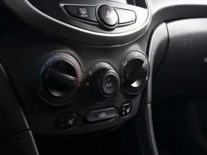 Седан Hyundai Solaris 2014 года, 990000 рублей, Омск