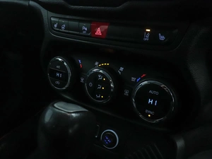 Внедорожник Jeep Renegade 2015 года, 1770000 рублей, Красноярск