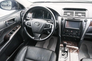 Седан Toyota Camry 2015 года, 1999000 рублей, Красноярск