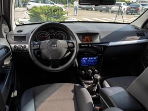 Седан Opel Astra 2014 года, 730000 рублей, Краснодар