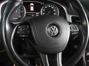 Внедорожник Volkswagen Touareg 2011 года, 1919000 рублей, Воронеж