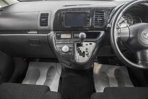 Минивэн Toyota Wish 2006 года, 989000 рублей, Барнаул