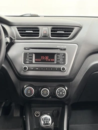 Седан Kia Rio 2015 года, 1030000 рублей, Орёл