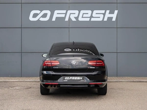 Седан Volkswagen Passat 2017 года, 2370000 рублей, Краснодар