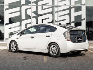 Лифтбек Toyota Prius 2012 года, 1210000 рублей, Краснодар