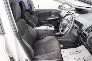 Универсал Toyota Prius Alpha 2016 года, 1549000 рублей, Красноярск