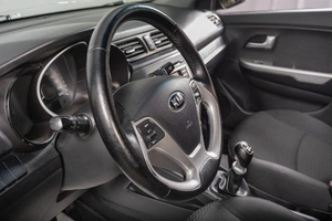 Седан Kia Rio 2015 года, 879000 рублей, Томск