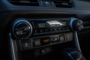 Внедорожник Toyota RAV4 2019 года, 2949000 рублей, Волгоград