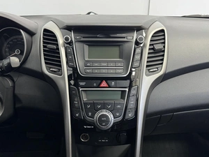 Хетчбэк Hyundai i30 2014 года, 1045000 рублей, Красноярск
