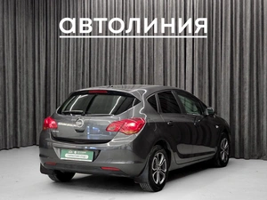 Хетчбэк Opel Astra 2010 года, 550000 рублей, Красноярск