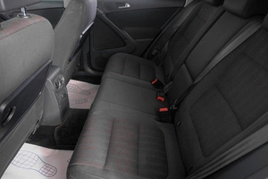 Внедорожник Volkswagen Tiguan 2011 года, 1339000 рублей, Кемерово