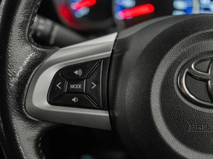 Минивэн Toyota Roomy 2018 года, 1025000 рублей, Красноярск