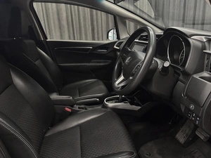 Хетчбэк Honda Fit 2016 года, 999000 рублей, Красноярск