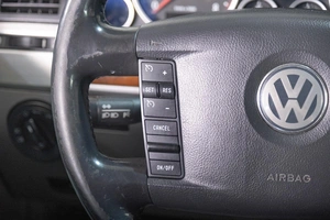 Внедорожник Volkswagen Touareg 2008 года, 1269000 рублей, Томск