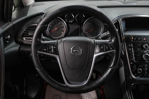 Хетчбэк Opel Astra 2011 года, 629000 рублей, Новокузнецк