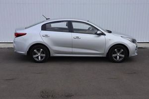 Седан Kia Rio 2018 года, 1400000 рублей, Клинцы