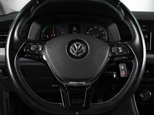 Седан Volkswagen e-Bora 2019 года, 1849000 рублей, Аксай