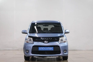 Минивэн Toyota Sienta 2012 года, 859000 рублей, Новокузнецк