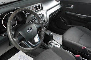 Седан Kia Rio 2012 года, 799000 рублей, Тюмень