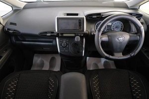 Минивэн Toyota Wish 2009 года, 1379000 рублей, Омск