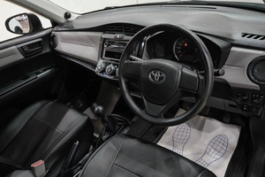 Седан Toyota Corolla Axio 2013 года, 1199000 рублей, Новокузнецк