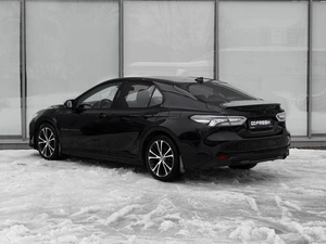 Седан Toyota Camry 2020 года, 3200000 рублей, Тверь