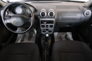 Седан Renault Logan 2009 года, 439000 рублей, Омск