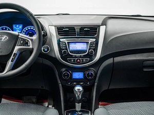 Седан Hyundai Solaris 2013 года, 1000000 рублей, Красноярск