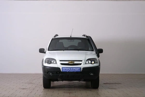 Внедорожник Chevrolet Niva 2019 года, 749000 рублей, Омск