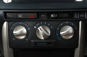 Хетчбэк Toyota Ist 2002 года, 619000 рублей, Тюмень
