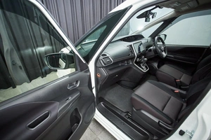 Минивэн Nissan Serena 2017 года, 1789000 рублей, Красноярск