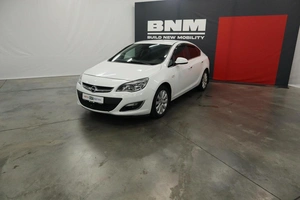 Седан Opel Astra 2013 года, 925000 рублей, Курск