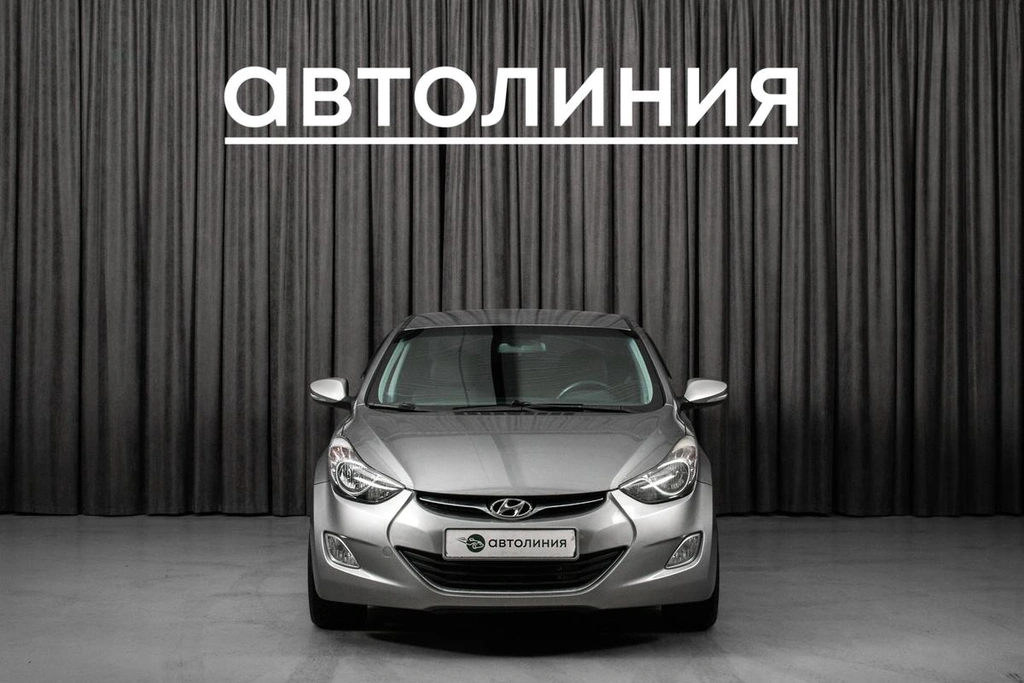Седан Hyundai Elantra 2012 года, 1050000 рублей, Красноярск