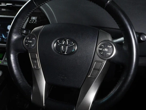 Лифтбек Toyota Prius 2014 года, 1744000 рублей, Минеральные Воды